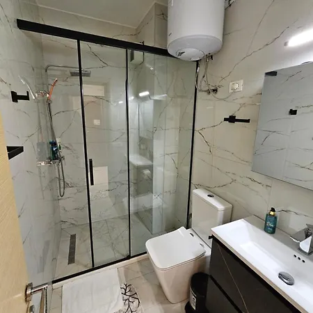 Luxury At Marini's Τίρανα